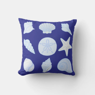 Throw Pillow in ocean blue with seashells Kussen