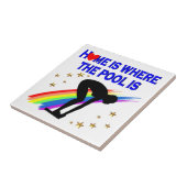 THUIS IS WAAR HET ZWEMBAD IS VOOR DEZE ZWEMMER TEGELTJE (Zijkant)