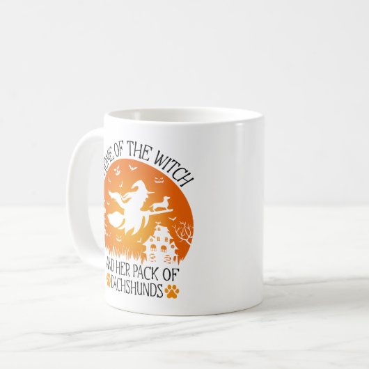 Thuis van de heks en haar pakje teckels cool koffiemok (Voorkant links)