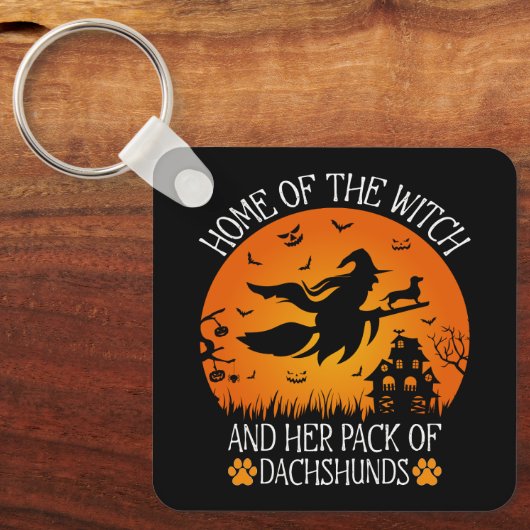 Thuis van de heks en haar pakje teckels cool sleutelhanger (Voorkant)