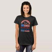 Thuis van de Vrijen vanwege de Dappere Amerikaanse T-shirt (Voorkant volledig)