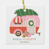 Thuis voor de Feestdagen Roze Kerstmis Keramisch Ornament (Voorkant)