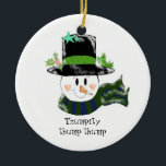 Thump Thump Thump - Snowman Keramisch Ornament<br><div class="desc">Een schattige sneeuwman in een groot zwart pet met een mooie uitdrukking op zijn gezicht. De woorden 'thumpity,  thump thump kunnen worden gewijzigd zoals gewenst.</div>