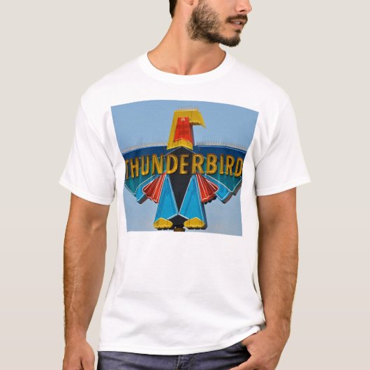 Thunderbird Lodge Sign Tee Shirt (Voorkant)