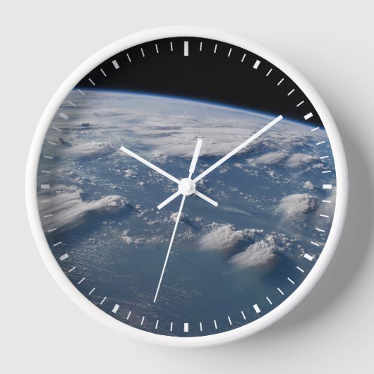 Thunderhead Anvils of Earth op het zuiden van Born (Voorkant)