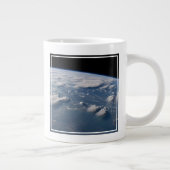 Thunderhead Anvils of Earth op het zuiden van Born Grote Koffiekop (Rechts)