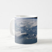 Thunderhead Anvils of Earth op het zuiden van Born Koffiemok (Voorkant links)