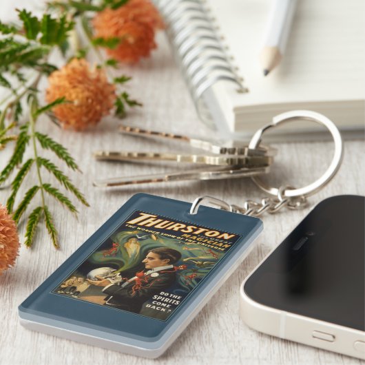 Thurston de Grote Magicische Holding Sleutelhanger (Voorkant Rechts)