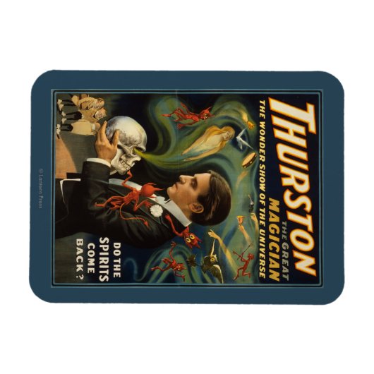 Thurston the Great Magician Holding Skull Magic Magneet (Horizontaal)
