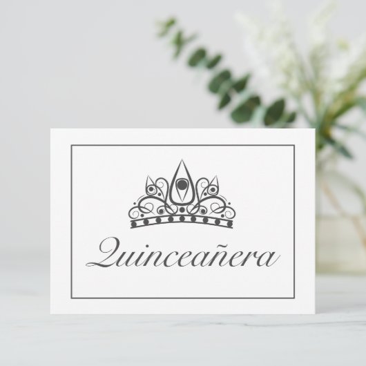 Tiara Modern Minimalistisch Wit Zwart Qinceanera RSVP Kaartje (Staand voorkant)