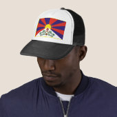 Tibet vlag - Snow Lion Flag Trucker Pet (In situ)