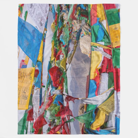 Tibetaans landschap met gebedvlaggen - Himalaya Fleece Deken (Voorkant)