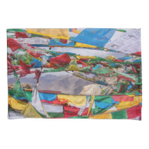 Tibetaans landschap met gebedvlaggen - Himalaya