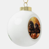 Tibetaanse Mastiff Puppy Herfst Delight Pompoen Keramische Bal Ornament (Links)