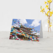 Tibetaanse tempel met gebedsvlaggen - Yunnan, Chin Kaart (Gele Bloem)