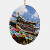 Tibetaanse tempel met gebedvlaggen - Yunnan, China Keramisch Ornament (Rechts)