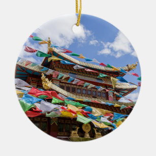 Tibetaanse tempel met gebedvlaggen - Yunnan, China Keramisch Ornament