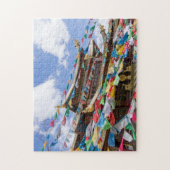 Tibetaanse tempel met gebedvlaggen - Yunnan, China Legpuzzel (Verticaal)