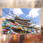 Tibetaanse tempel met gebedvlaggen - Yunnan, China Raamsticker (Vel 2)