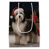 Tibetaanse Terriër Hond in Sneeuw Kerstmis Medium Cadeauzakje (Achterkant)