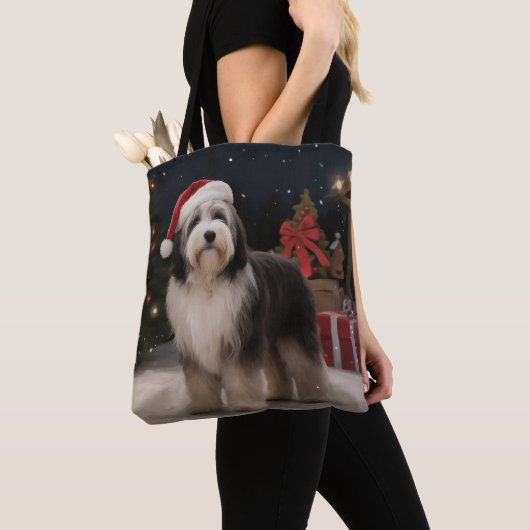 Tibetaanse Terriër Hond in Sneeuw Kerstmis Tote Bag (Dichtbij)