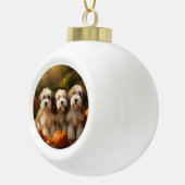 Tibetaanse Terriër Puppy Herfst Delight Pompoen Keramische Bal Ornament (Rechts)
