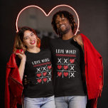 Tic Tac Toe Love Wins Birthday Valentijnsdag T-shirt<br><div class="desc">Tic Tac Toe Love wint. Een naamwoord en kruist het hartontwerp voor 14 februari, verjaardag, verjaardag of een andere datum. Liefde doet er elke dag toe, niet alleen op Valentijnsdag, vooral als je een stel bent. Haal deze geweldige gedachte over je romance design vandaag voor je vrouw, man, vriend of...</div>