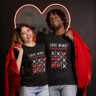 Tic Tac Toe Love Wins Birthday Valentijnsdag T-shirt