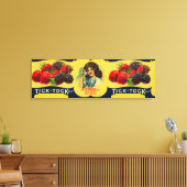 Tick Tock Berry Label Canvas Afdruk (Insitu (Woonkamer))