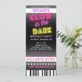 Ticket Verjaardagsuitnodiging | Glow In The Dark Kaart (Staand voorkant)