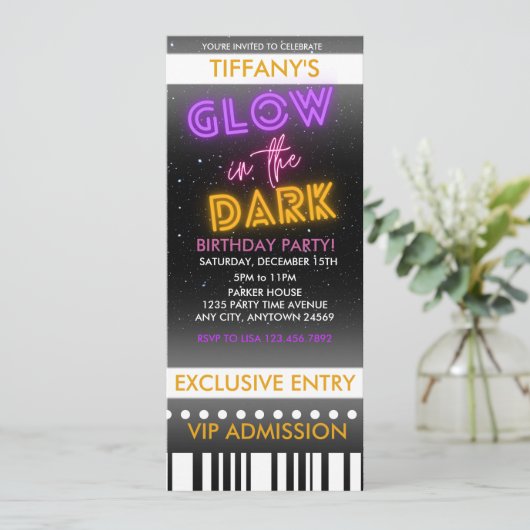 Ticket Verjaardagsuitnodiging | Glow In The Dark Kaart (Staand voorkant)