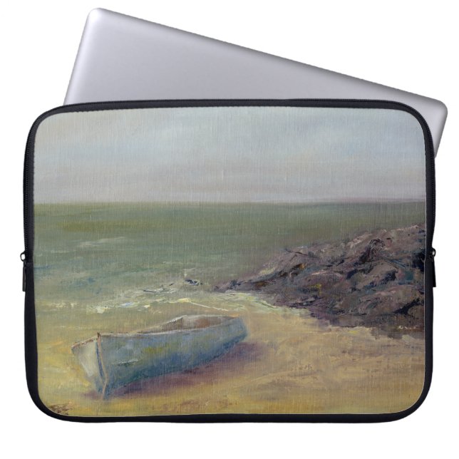 Tide's Rolling In - Boat op de kust Laptop Sleeve (Voorkant)