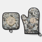 Tidewashed Shells Initial Design Ovenwant & Pannenlap Set (Voorkant)