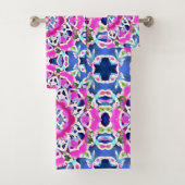 Tie Dye Mandala Patroon Denim blauw en roze Bad Handdoek (Insitu)