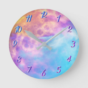 Tie dye moon ronde klok