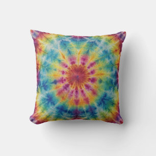 Tie Dye Spiral in het Magenta Sierkussen