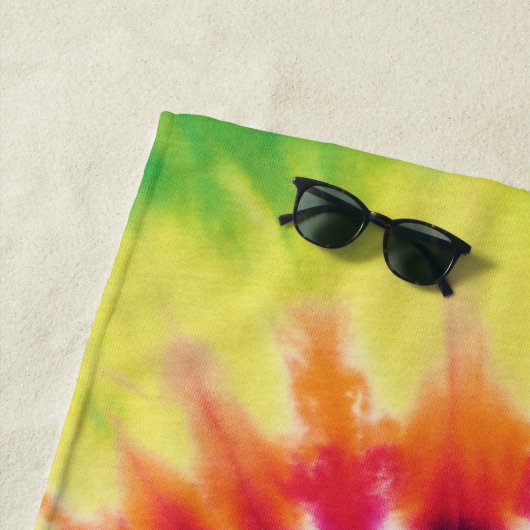 Tie Dye Swirl Rainbow Retro - Aangepaste zomer Strandlaken (In situ)