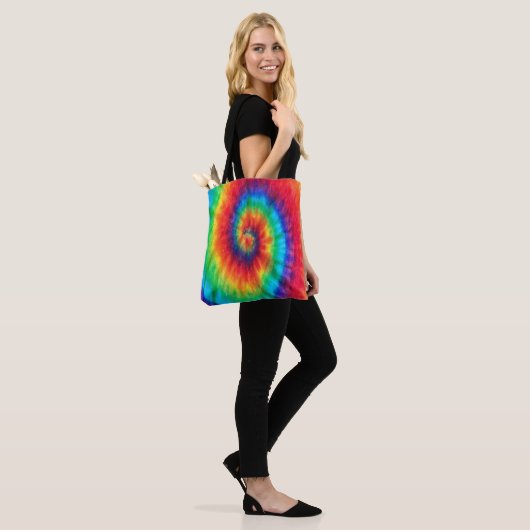 Tie dye tote bag (Op model)
