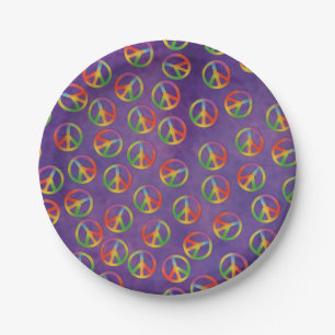 Tiedye-vredestekens op paars papieren bordje