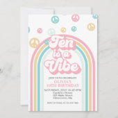 Tien is een Vibe Retro Zomer Regenboog Uitnodiging (Voorkant)