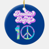 Tien sterretjes 10e Tie Dye Groovy Keramisch Ornament (Achterkant)