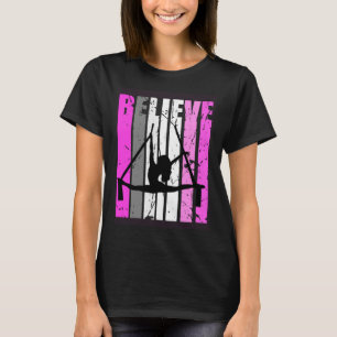 Tiener Geloof Air Yoga Dance Pink Loves Air Yoga A T-shirt