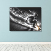 Tiener jongen skateboarden met lichte paden canvas afdruk (Insitu (Houten vloer))