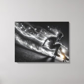 Tiener jongen skateboarden met lichte paden canvas afdruk (Voorkant)