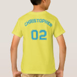 Tiener peuter jongen meisje sport naam jersey numm t-shirt<br><div class="desc">Creëer uw eigen aangepaste, gepersonaliseerde, coole, unisex maatvoering, modern, stijlvol blauw typografie / lettertype / script, monogram spelersnaam jersey nummer geel, voorgekrompen 100% ComfortSoft® zacht katoenen T-shirt T-shirt. Gewoon typen in jouw naam / kinder naam / naam van de speler en speler jersey nummer, aan te passen. (Je kunt ook...</div>