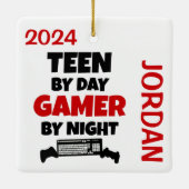 Tiener speelt graag videogames keramisch ornament (Achterkant)