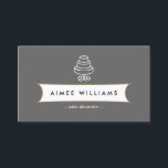 Tiered Cake Logo on Grey Visitekaartje<br><div class="desc">Een handgetekende logo van een drietraps taartset op een  stijl lay-out is het perfecte visitekaartje voor bakkerijen,  taartdecorateurs,  cafés,  catering,  etc. © 1201AM CREATIVE</div>
