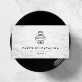 Tiered Cake Logo op witte marmeren bakkerij Visitekaartje
