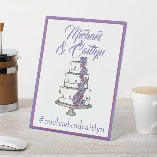 Tiered Paarse Bloemen Trouwtaart Vrijgezellenfeest Reclamebord Met Voetstuk (Insitu)