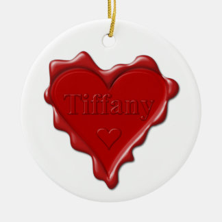 Tiffany. Rode hartwijn, verzegeld met de naam Tiff Keramisch Ornament